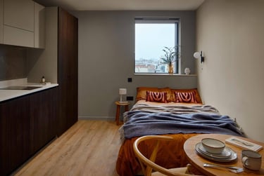 1 bed studio, Old London Road, City Centre, Kingston, KT26SN - Image 1
